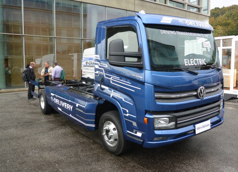 Som enda svensk tidning fanns Proffs på plats när Volkswagen premiärvisade sin E-Delivery, utvecklad av Volkswagen Caminhões e Ônibus och med lastförmåga 4,5 - 6,5 ton beroende på utförande.Fotograf: S-E Lindstrand