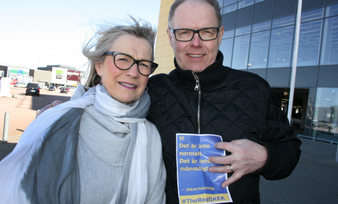 Gunilla och Olle Nordvall från Helsingborg kan mycket väl tänka sig att betala mer för sina möbler för att chaufförerna som kör produkterna ska få drägligare arbetsförhållanden.Fotograf: Heidi Bodensjö