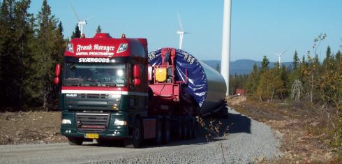 Frank Nørager & Co A/S är kanske mest kända för sin specialkompetens inom vindkraftstransporter. Nu har de däremot hamnat i blåsväder för vad som kan anses vara bagatellartade förseelser mot kör- och vilotidsbestämmelserna.Fotograf: Frank Nørager & Co A/S