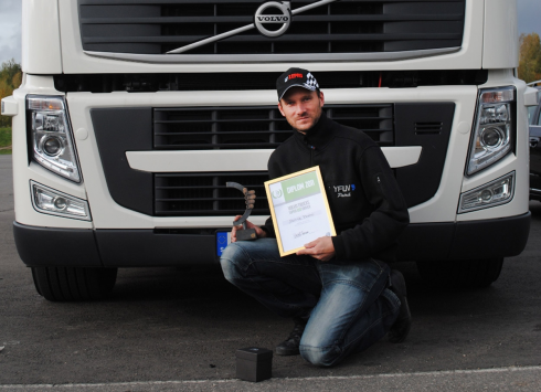 Patrik Doshé, fordonslärare från Karlstad, vann 2011 års svenska final i the Drivers' Fuel Challenge.Fotograf: Volvo Lastvagnar