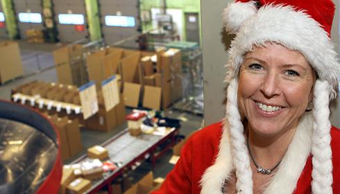 En nöjd "tomte"! Tina Rundström, vd DB Schenker Privpak.Fotograf: DB Schenker