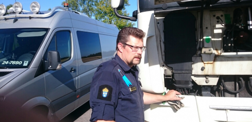 Bilinspektör Roger Ogemar i Västerås tillhör gruppen av eldsjälar inom trafikpolisen.