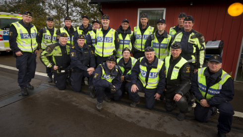 Det var en sällan skådad samling trafikpoliser och bilinspektörer som nyligen mötte upp i Helsingborg i syfte att lära känna varandra och för att utbyta kunskaper.Fotograf: Göran Rosengren