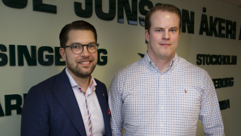 Jimmie Åkesson mötte bland annat Fredrik Jönsson, Börje Jönsson Åkeri AB, under sitt besök i Skåne.Fotograf: Göran Rosengren