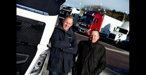 Andreas Gustafsson till vänster och Mikko Nevala kommer att starta upp Arrow Truck Sales i Tyskland.Fotograf: Volvo Lastvagnar