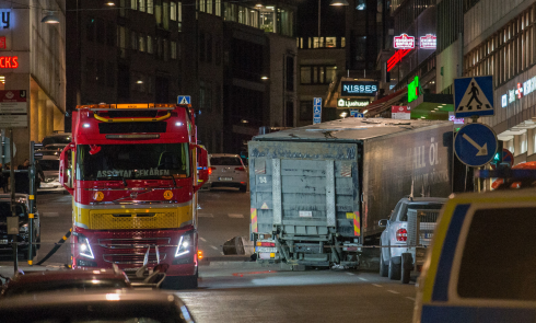 Den lastbil som användes som vapen i Stockholm var inte hyrd, men orsakade död och stor förödelse.Fotograf: Frankie Fouganthin