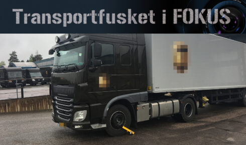 Paketföretaget menar att de av misstag låtit den danska bilen köra kvar i Sverige mellan företagets logistikcenter.