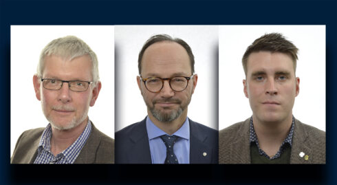 Anders Åkesson (C), Tomas Eneroth (S) och Mikael Larsson (C). De båda centerpartisterna kräver i sin debattartikel att Eneroth ska agera för bland annat trafiksäkerhetens skull.