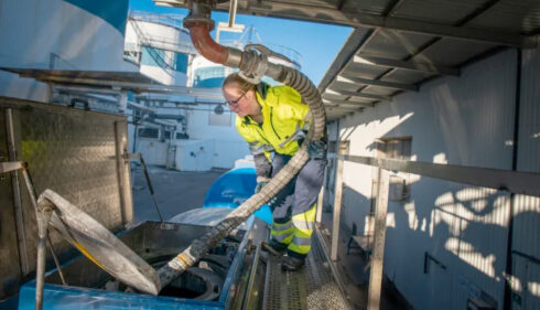 Sofie Persson, lastbilsförare hos Forslunds Bulktransport AB i Gävle. Foto: Alfred Runow