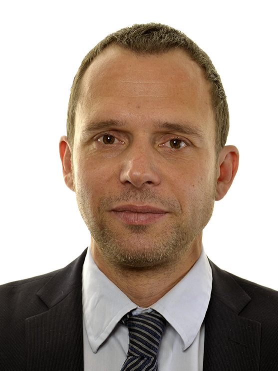 Jens Holm (V), ordförande i trafikutskottet.