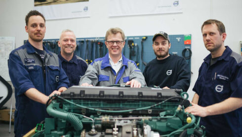 Det svenska laget Team FF från Volvo Truck Center i Bäckebol/Mölndal, var Sveriges deltagare i senaste världsfinalen för VISTA 2018 som hölls i Curitiba, Brasilien.  Här ses Volvo Lastvagnars vd Roger Alm tillsammans med Magnus Ringström, Magnus Eriksson, Peder von Rosen och Marcus Svernvik. Foto: Volvo Lastvagnar