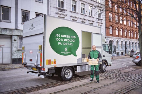 Årstiderna blir först i Danmark med eldriven lastbil.