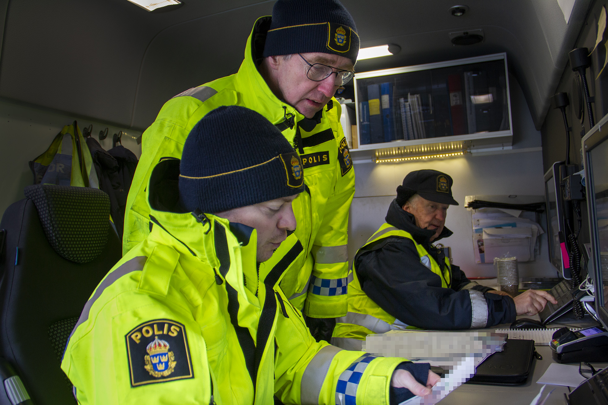 Trafikpolis Markus Hermansson (sittande t.vä) från Växjö 