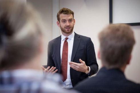 Jakop Dalunde (MP) menar att Förvaltningsrättens dom i Samskip Sia-ärendet, riskerar leda till ett urvattnat regelverk för kombitransporter. Foto: Fredrik Hjerling