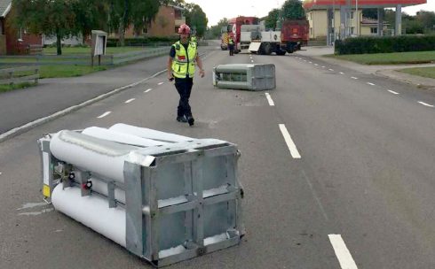 Jo, tungt gods behöver faktiskt lastsäkras. Foto: Polisen