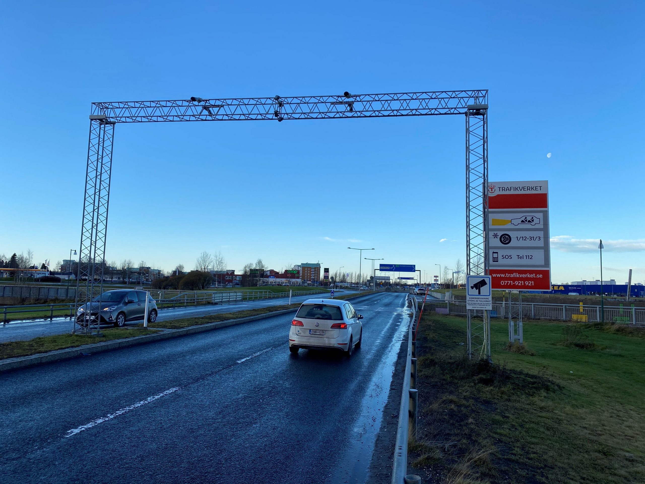 Kamerabevakning driftsätts i Haparanda. Syftet med kamerabevakningen är att förebygga, förhindra och upptäcka brott samt utöva kontrollverksamhet. Foto: Tullverket