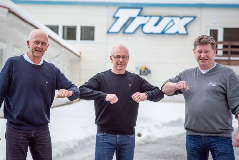 Från vänster ägare och vd för Trux, Kjell Jonsson, Ulf Göransson tillträdande platschef och till höger Hans Olsson som är avgående platschef.