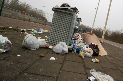 Välkommen till "Sundets pärla"... Den förmodligen enklaste lösningen på problemet är att stänga av platsen för allmänheten, vilket Trafikverket och Polisen nu diskuterar. Foto: Göran Rosengren