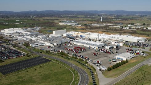 NRV-fabriken i Virginia invigdes 1974. Det var ett försök från White Motors att skapa en fackföreningsfri produktion i södern när man stängde företagets gamla fabriker i Cleveland, Ohio. Foto: Volvo