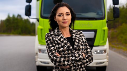 Josephine Adorelle vill se större fokus på den lätta fordonen i elektrifieringen.