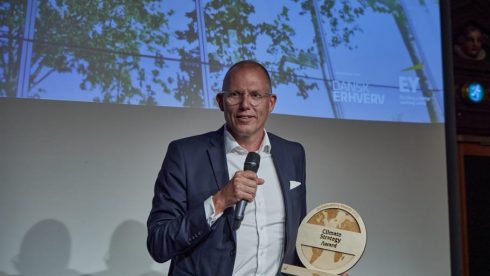 Koncernchef på DSV Jens Bjørn Andersen tog personligen emot priset.