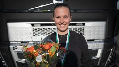 En mycket glad Felicia Bendroth har kvalat in till Yrkes-SM i maj 2022. Foto: TYA.