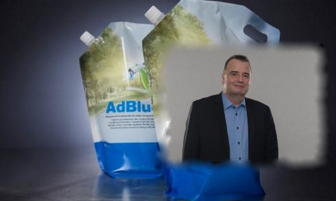 Mikael Edsäter, chef för Adblueförsäljningen i Sverige, säger att drivmedelspriserna kommer att tillsammans med AdBlue-priserna. 