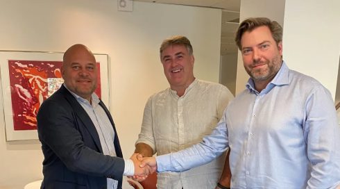 Till vänster, Staffan Lindewald, CEO Malte Månson Holding. I mitten, Michael Larsson, vd för Gottes och till höger, Magnus Åbjörnsson CFO, Malte Månson.