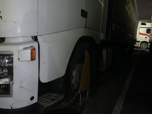 Speditörens återkommande otillåtna cabotagetransporter drabbar åkarna hårdast.