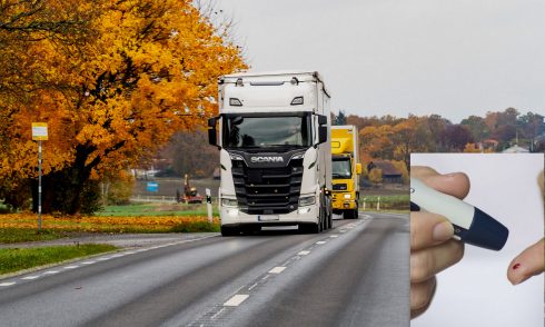 Transportstyrelsen ändrar de medicinska kraven så att det under vissa förutsättningar ska bli möjligt att ta körkort för högre behörigheter oavsett typ av diabetes. Foto: Liza Simonsson. Montage: Proffs.