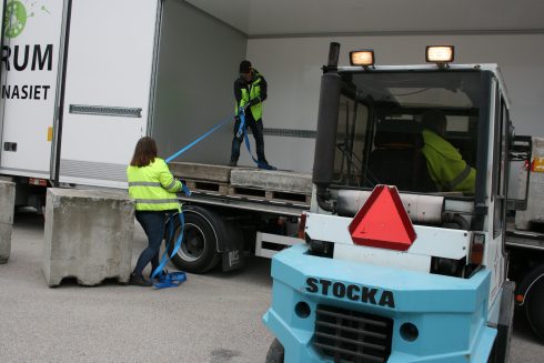 Elever på Malenagymnasiet i Sjöbo som går transportutbildning. Foto: Heidi Bodensjö/Proffs.