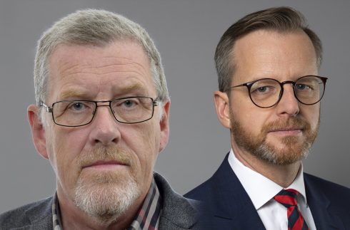 Thomas Morell (SD) till vänster vill av Mikael Damberg (S) till höger, veta varför justering av energiskatter inte genomförts som utlovat. Foto: Riksdagen/Regeringen (montage).