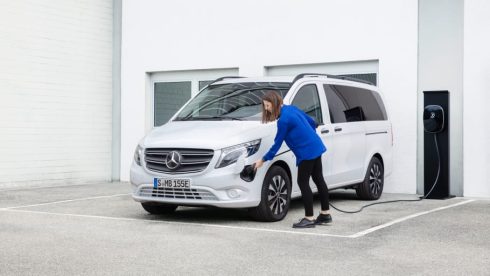    Mercedes-Benz har alla sina eldrivna transportbilar för omgående leverans i Sverige,   