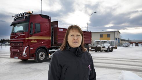 Elise Ryder Wikén tror att lastbilselektrifieringen är rätt väg att gå. Foto: Susanne Kvarnlöf