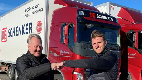  Lars (till vänster) och Sebastian Johansson satsar på gröna transporter och har investerat i sex nya biogaslastbilar. Klimatklivet har varit en viktig del i investeringen.   