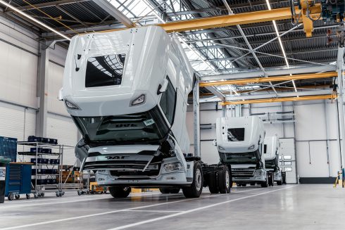 De första ellastbilarna i serierna DAF XD och XF Electric rullar ut från monteringslinjen under våren. Foto: DAF Trucks