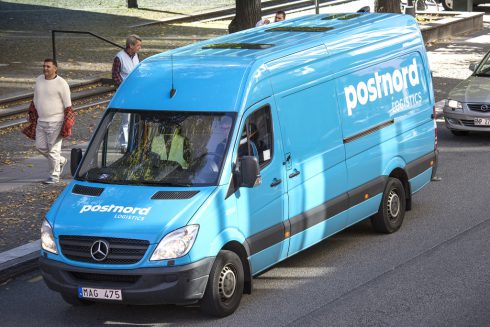   Postnord slopar aktieutdelningen till ägarna i år och flaggar för nya besparingsåtgärder. 