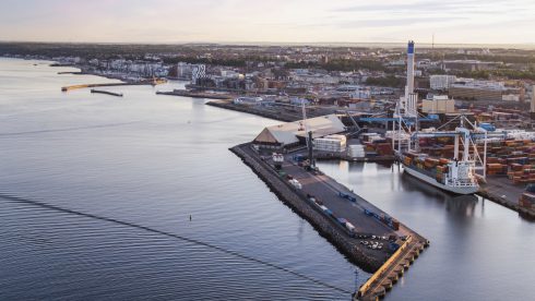 Helsingborgs Hamns godsvolym steg 2022 med två procent till 8,6 miljoner ton och hanterade TEUs landade på samma nivå som föregående år.   