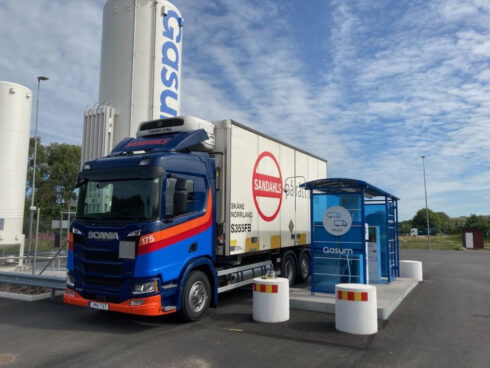 EU-domstolens beslut att den svenska skattebefrielsen på biogas har fått Sandahls Logistik i Värnamo att byta strategi i satsningen på fossilfrihet efter att ha beställt 120 nya lastbilar från Volvo och Scania med biogasmotorer. Foto: Sandahls Logistik