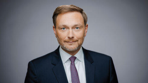 Förbundsfinansminister Christian Lindner funderar redan på hur fordon som drivs av e-bränslen kan beskattas i framtiden. Foto: Bundesministerium der Finanzen