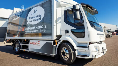 Nu får Eletroskandias kunder i Örebro stad sina leveranser ljudlöst och grönt med en Volvo FL Electric.