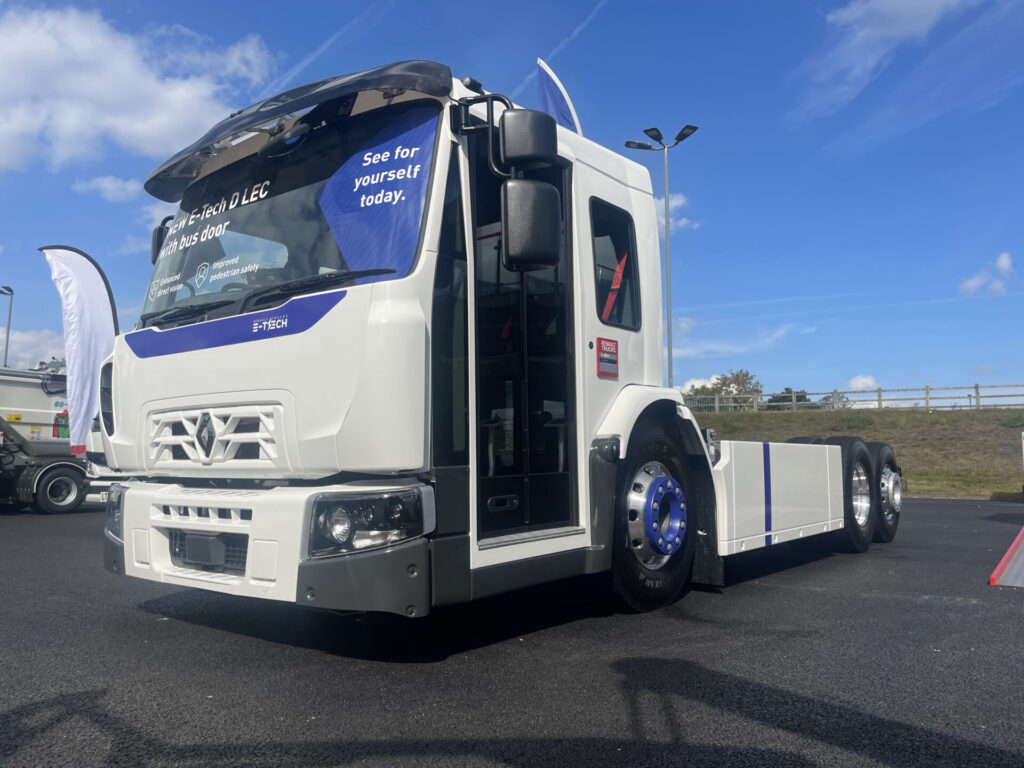 Renault unveils electric cleaning truck with bus door