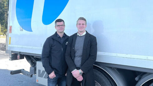   Ulf Arvidsson till vänster och Christofer Mattsson har tillsammans med personalen på Tempcon Norrland vunnit upphandlingen för transporter åt en av Sveriges största dagligvaruaktörers trafik i Norrland och Västerbotten. 