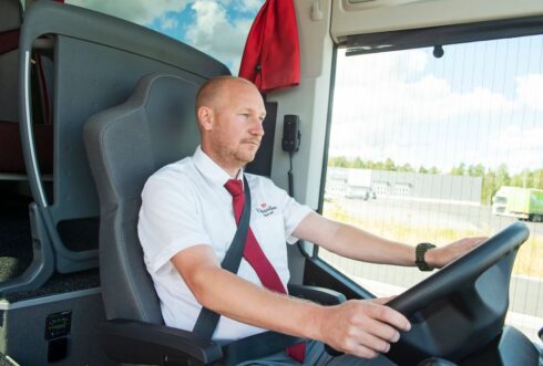 "Buss- och lastbilssektorn har olika förutsättningar”, säger Anna Grönlund, branschchef Sveriges Bussföretag. 