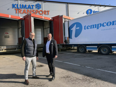 Avgående vd Mats Söderström tillsammans med Peter Möller, ny vd på Klimat-Transport och Syd Frys. Foto: Tempcon Group