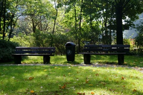 Företaget som tömde papperskorgar åt kommunen passade nog själv bra i nämnda korg.