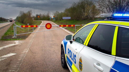 Om inte polisen jobbar på kontrollplatserna vid Långeberga så går det inte längre att stanna för att rasta - eller för att kontrollväga sitt fordon. Foto: Göran Rosengren