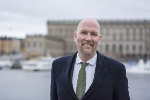 Gustav Hemming (C), klimatregionråd i Stockholm, är glad över att Stockholm minska sina utsläpp.