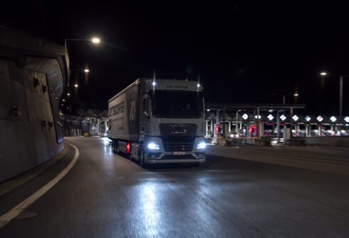 Ellastbilar får köra nattetid och till lägre vägtullar. Foto: MAN Truck & Bus.