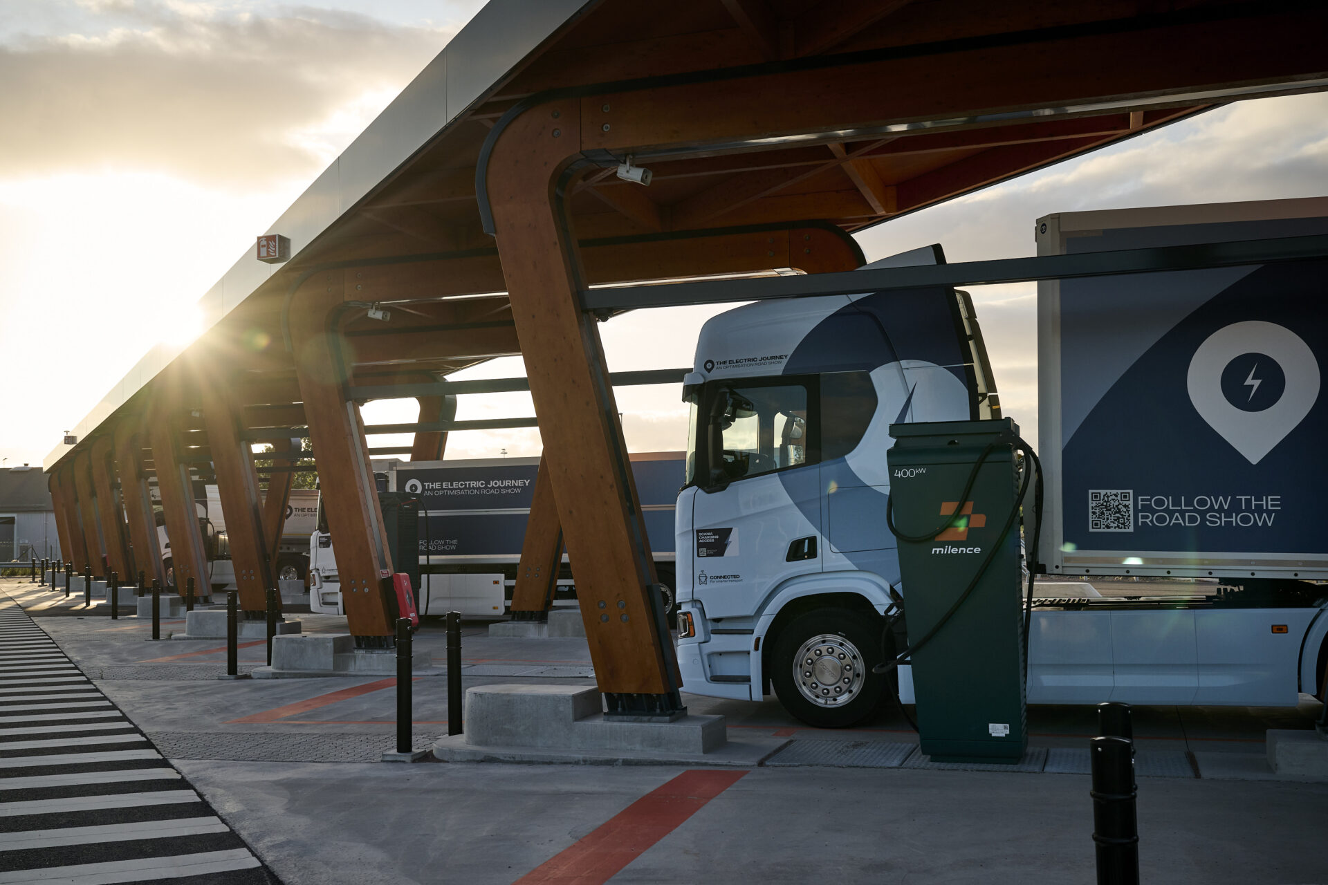 Fordonen kommer att laddas på utvalda laddstationer runt om i Europa. Foto: Scania.
